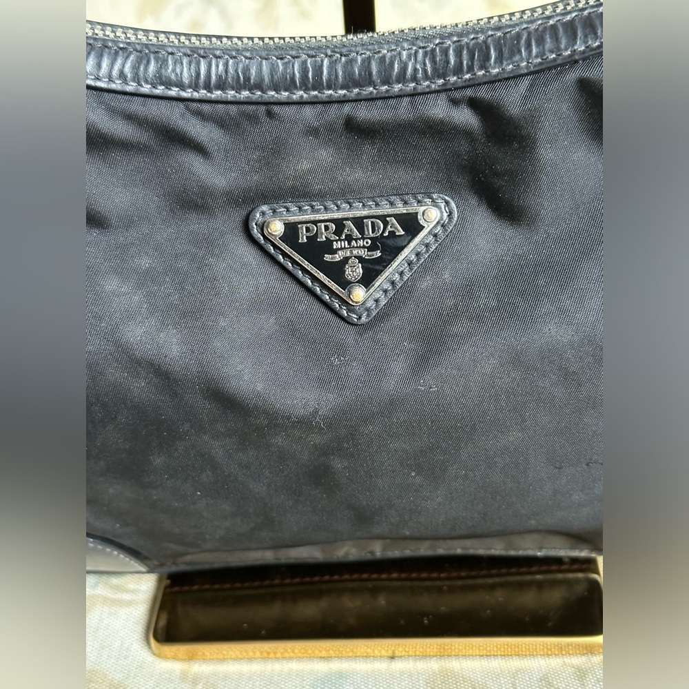 100% Authentic Prada Shoulder Bag w/original Authenticity cards/tags pre-loved - Picture 3 of 12